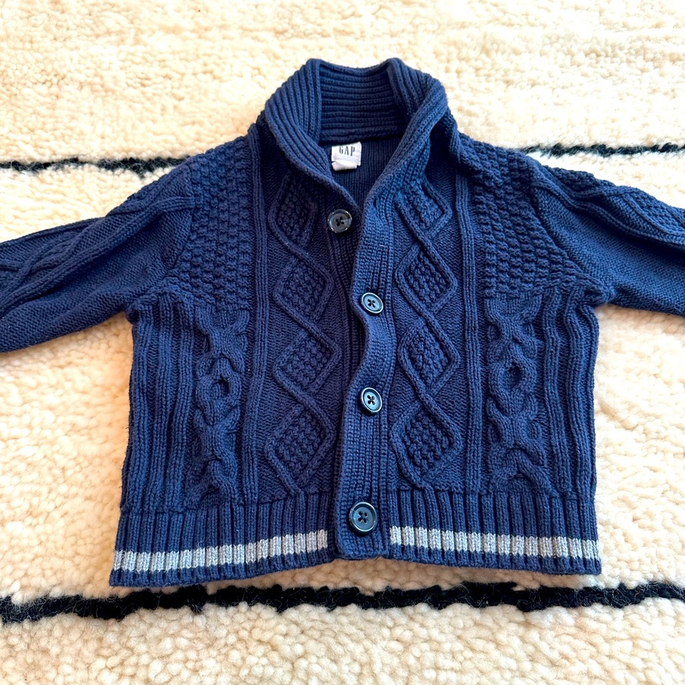 Baby Gap sweater 6-12 months. Excellent condition: